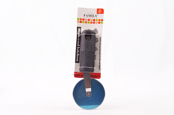 CORTA PIZZA GRANDE MANGO PLASTICO