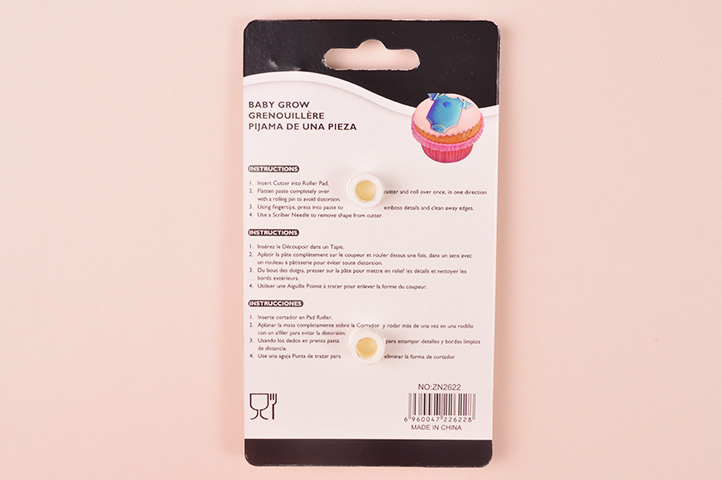 SET 2 MOLDES CORTANTES ROPA DE BEBE - Imagen 3