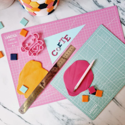 Tabla de Corte Bifaz Rosa / Verde 60 x 90 cm LA BOTICA - Imagen 5