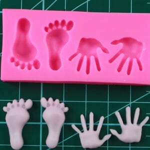 MOLDE SILICONA 2 PIECITOS Y 2 MANITOS